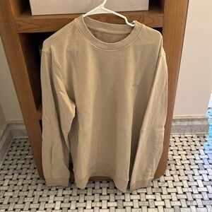 Sand color Vuori Men's crewneck sweatshirt. XL